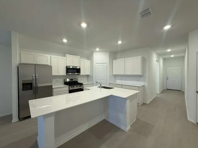 $2,250 | 569 Sormonne Loop, Kyle, TX 78640