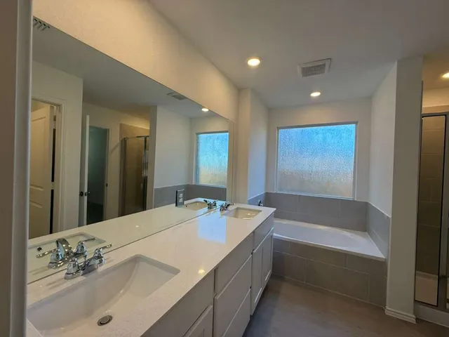 $2,350 | 569 Sormonne Loop, Kyle, TX 78640