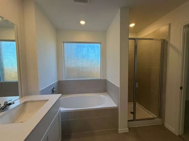 $2,350 | 569 Sormonne Loop, Kyle, TX 78640