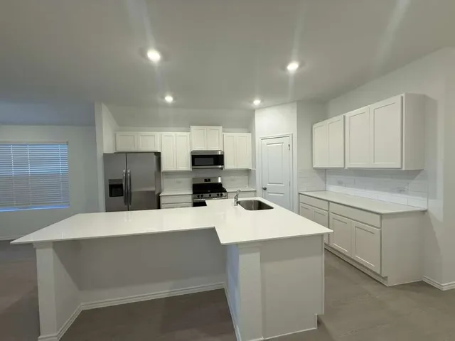 $2,250 | 569 Sormonne Loop, Kyle, TX 78640