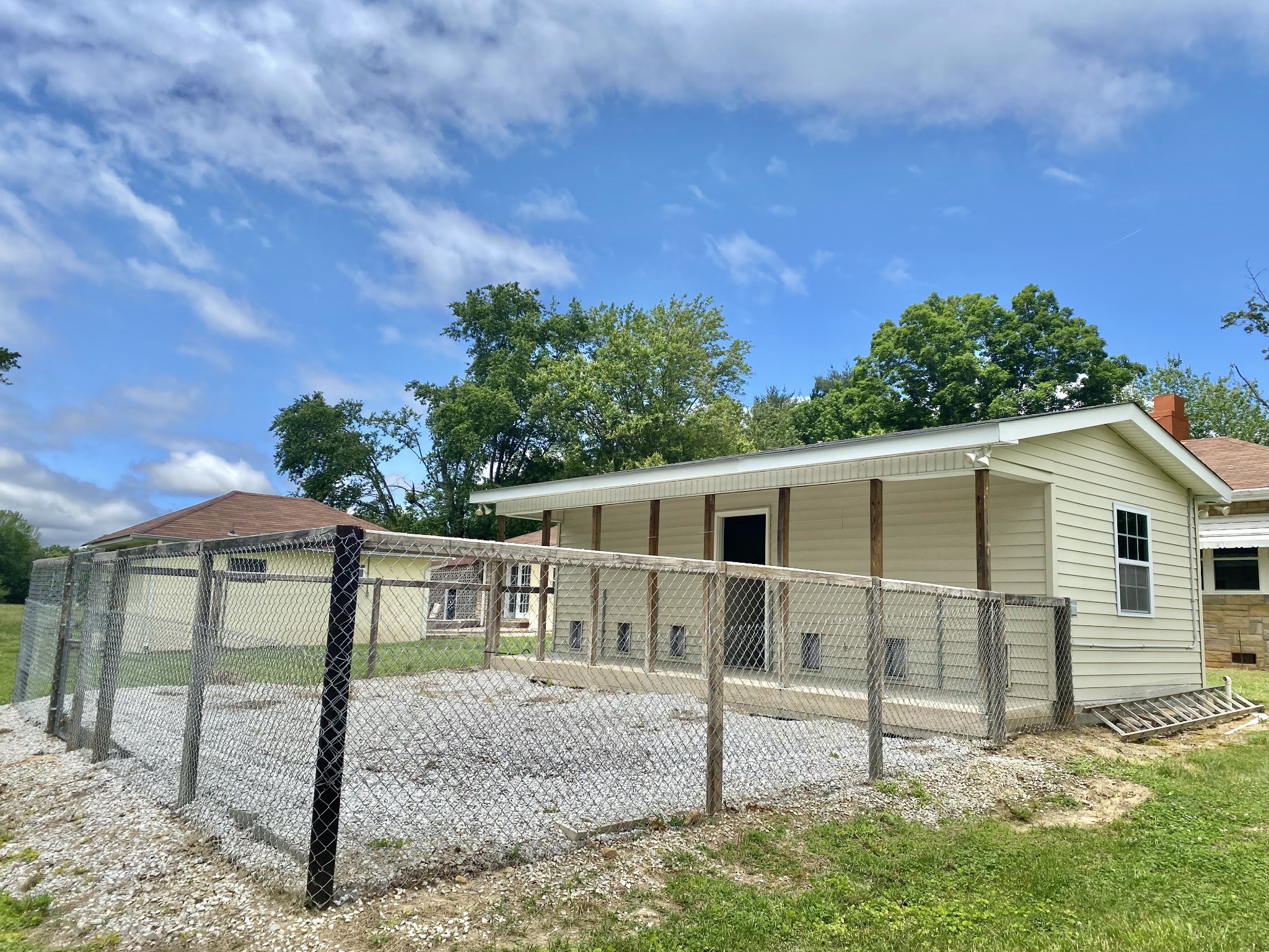 5362 Hillsboro Viola Road Manchester, TN 37355 - Photo 36 of 52 a view of a house with a yard and plants