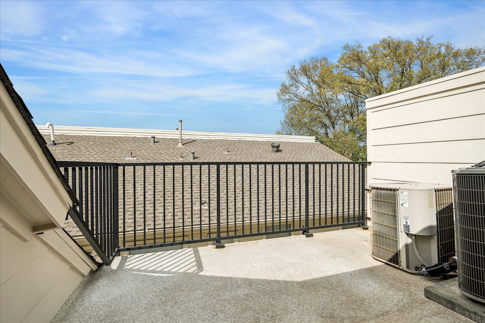 2423 Ralph Street Houston, TX 77006 - Photo 24 of 24 a view of a balcony with wooden floor