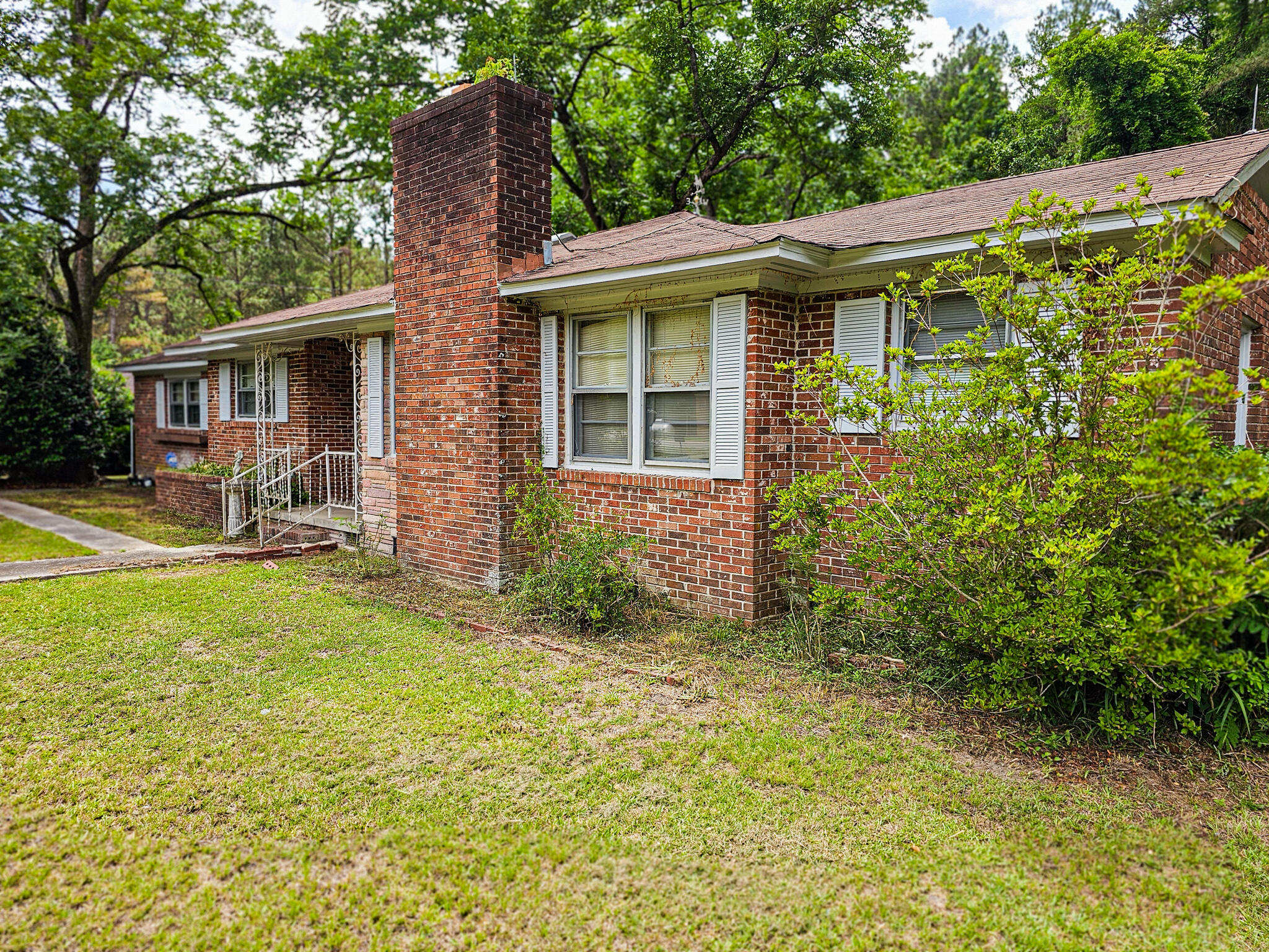 24917 Low Country Highway Ruffin, SC 29475 - Photo 2 of 30 20260527_142338