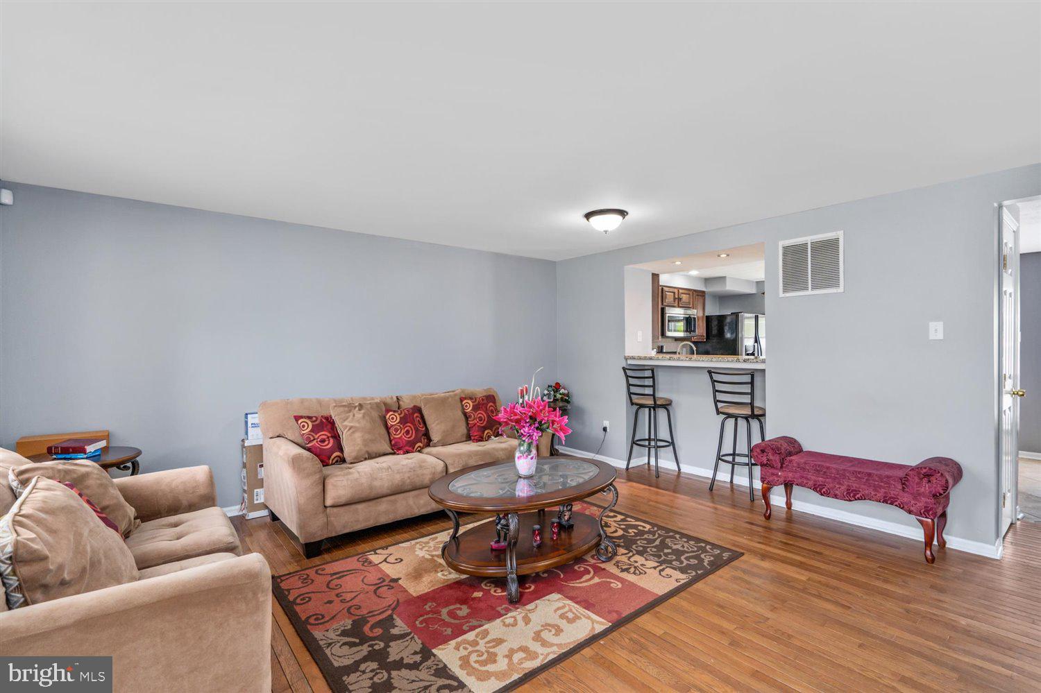 7815 Paddock Way Baltimore, MD 21244 - Photo 2 of 34