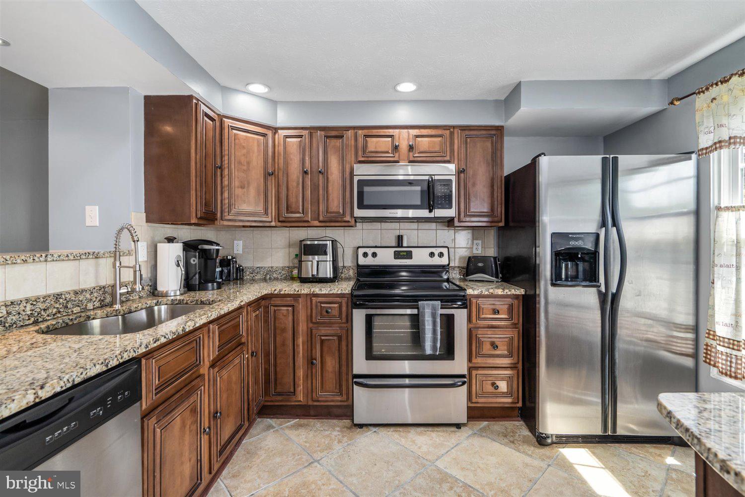 7815 Paddock Way Baltimore, MD 21244 - Photo 8 of 34