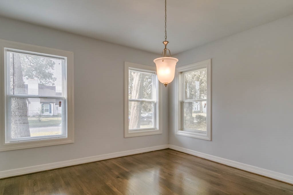 3321 Charleston Street Houston, TX 77021 - Photo 14 of 32 a view of an empty room with window and chandelier