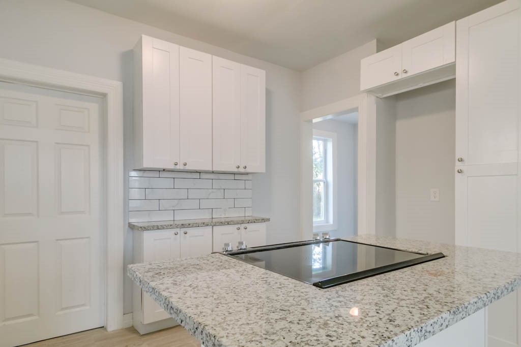 3321 Charleston Street Houston, TX 77021 - Photo 4 of 32 a view of a kitchen counter space