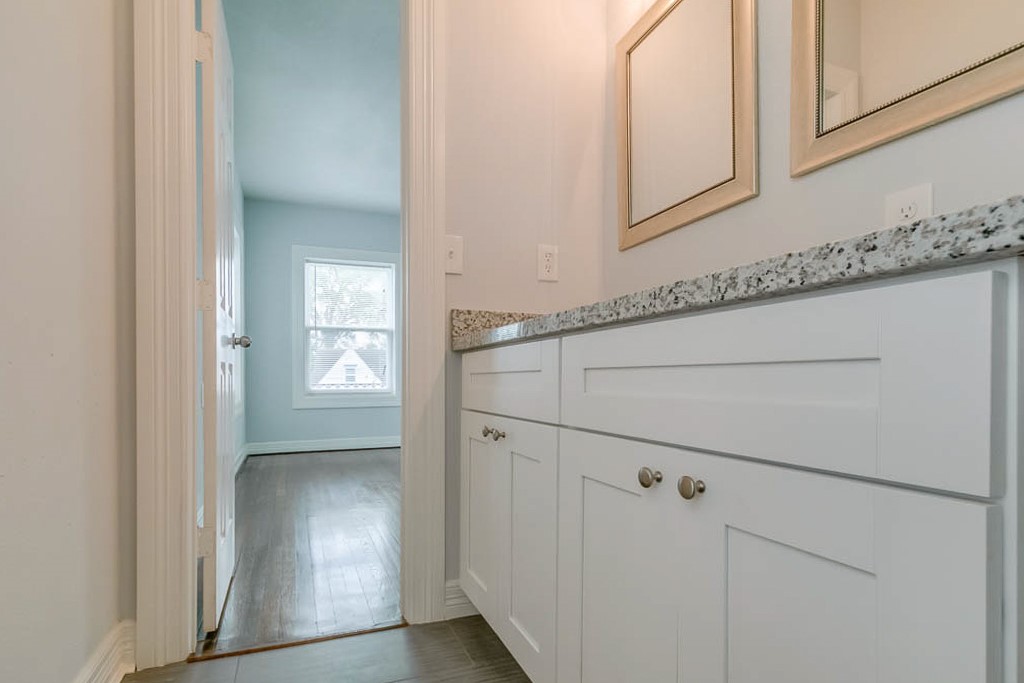 3321 Charleston Street Houston, TX 77021 - Photo 6 of 32 a view of a closet area