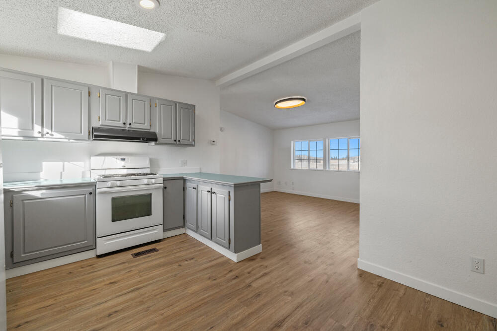 214 Gage Road Klamath Falls, OR 97601 - Photo 13 of 33 214GageRd-9