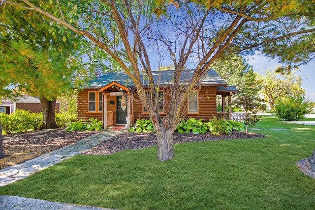 222 East Street, Lake Geneva, WI 53147