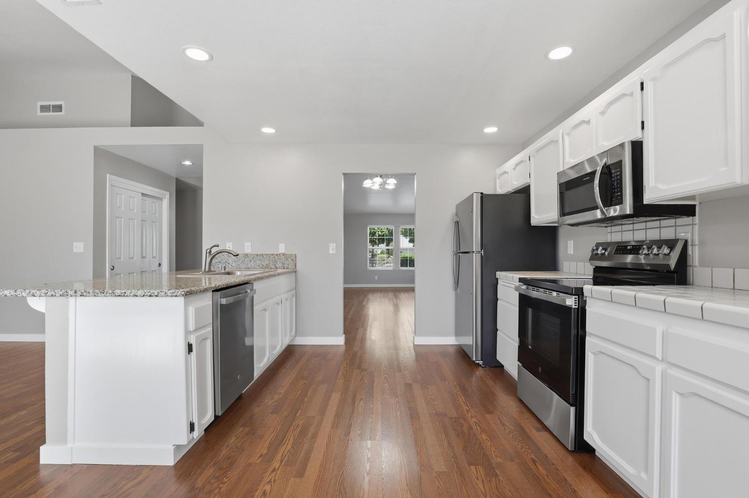 620 Teesdale Road Yuba City, CA 95991 - Photo 10 of 48 All New Appliances and LED lighting
