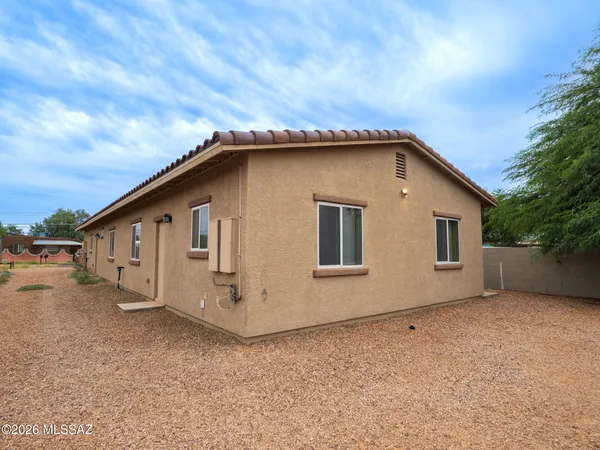 $1,195 | 5720 South Southland Boulevard, Unit 2, Tucson, AZ 85706