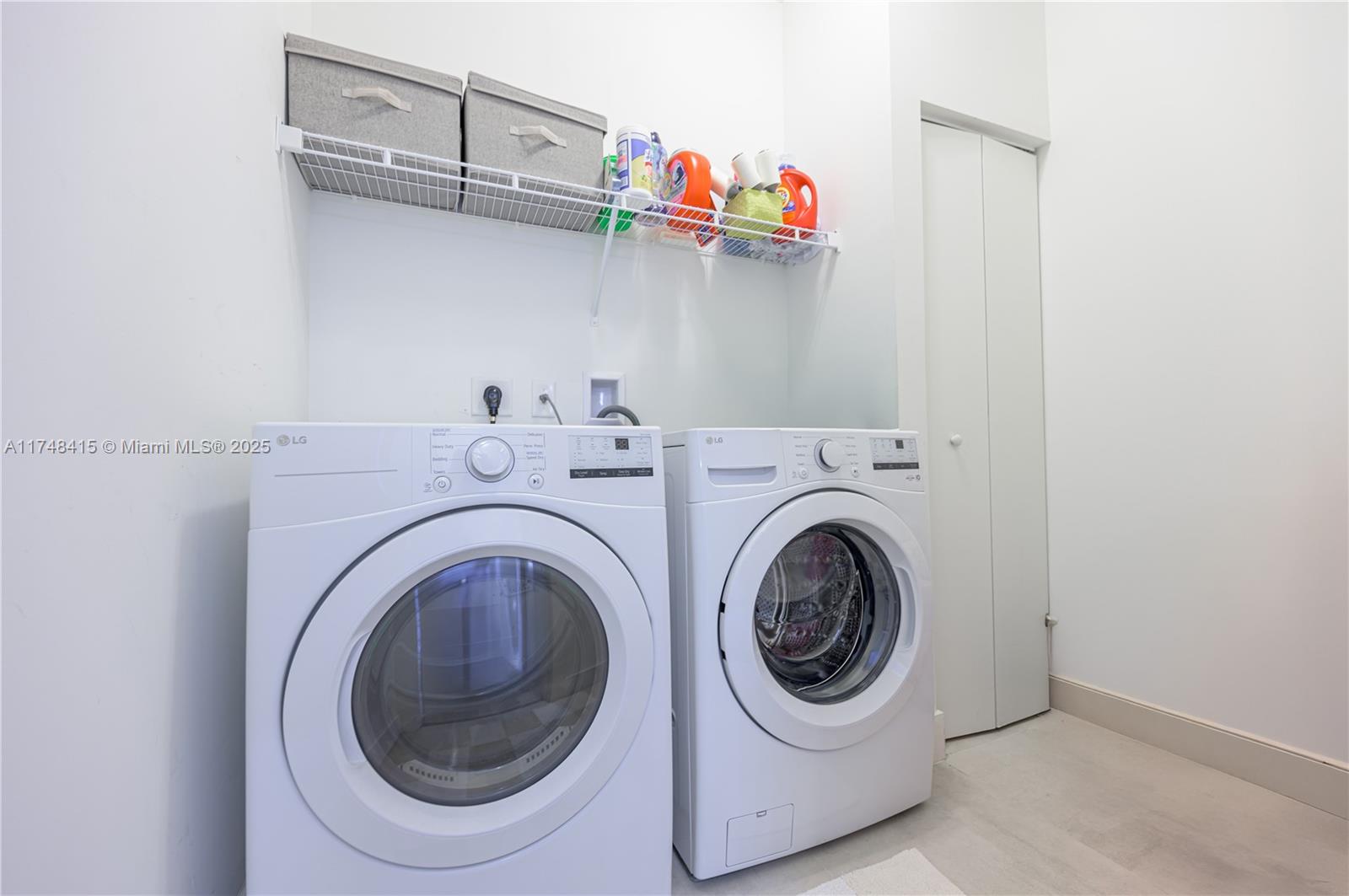 7250 Northwest 103rd Path Doral, FL 33178 - Photo 20 of 28 a utility room with dryer and washer