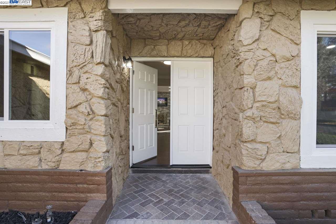 3783 Meadowbrook Avenue Pittsburg, CA 94565 - Photo 2 of 25