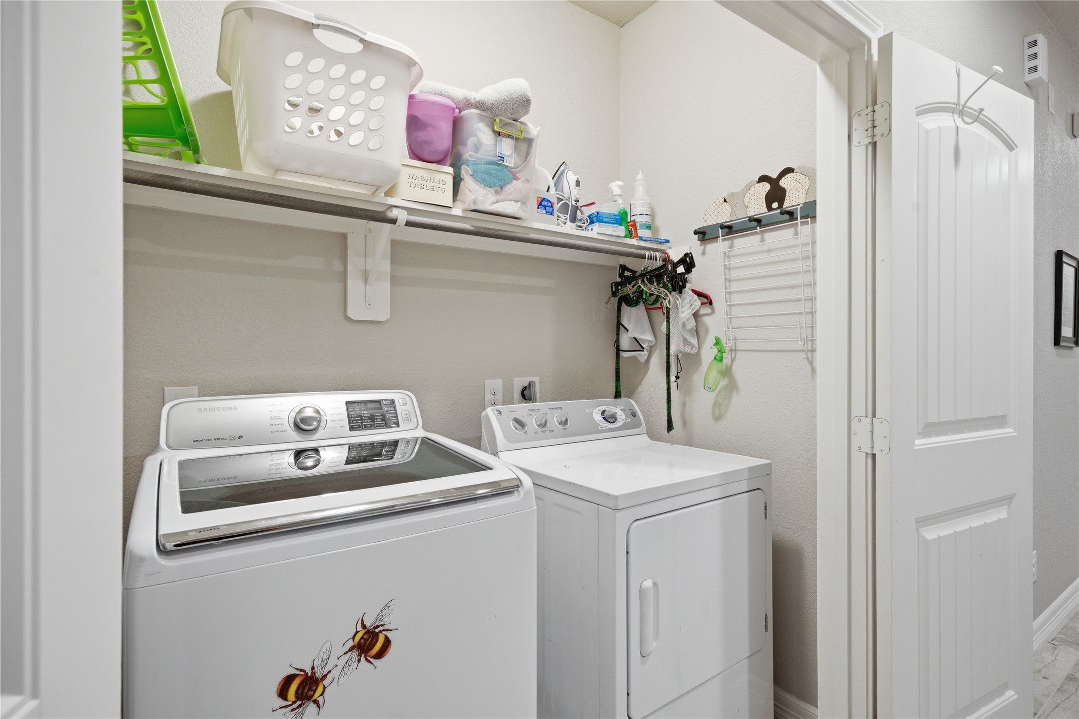 4412 New Orleans Street, Unit B Houston, TX 77020 - Photo 38 of 42 The utility room is upstairs, accessible to all the bedrooms.