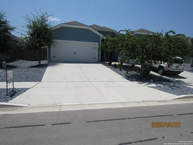 $1,375 | 619 Heathers Way, Seguin, TX 78155