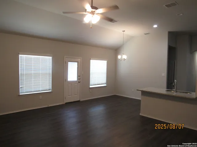 $1,375 | 619 Heathers Way, Seguin, TX 78155