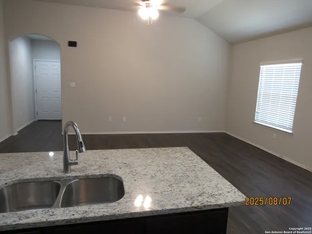 $1,375 | 619 Heathers Way, Seguin, TX 78155