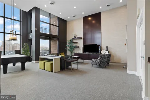 $320,000 | 2451 Midtown Avenue, Unit 819, Alexandria, VA 22303