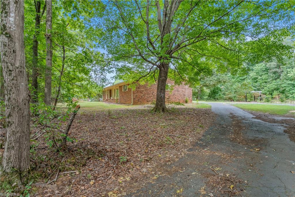 6422 West Lebanon Road Mebane, NC 27302 - Photo 4 of 33 Gallery Image 4