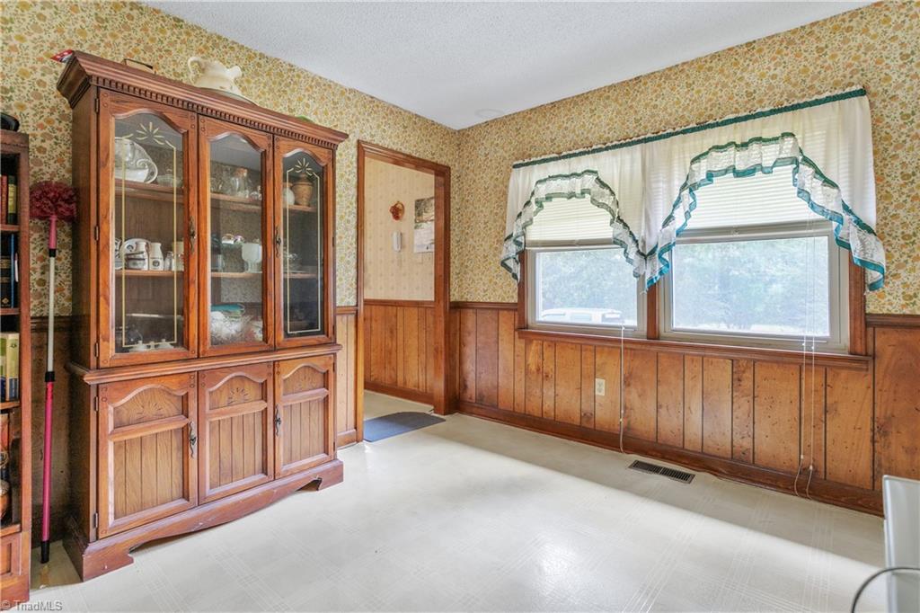 6422 West Lebanon Road Mebane, NC 27302 - Photo 9 of 33 Gallery Image 9