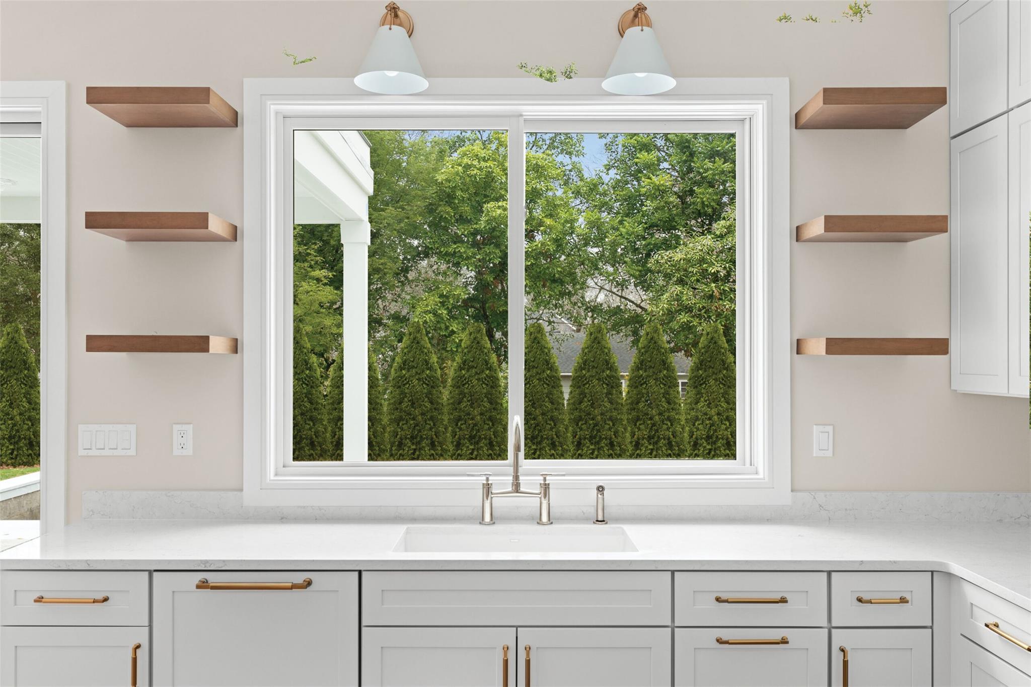 26 Pine Tree Road Southampton, NY 11968 - Photo 12 of 25