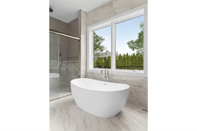 $4,399,990 | 26 Pine Tree Road, Southampton, NY 11968