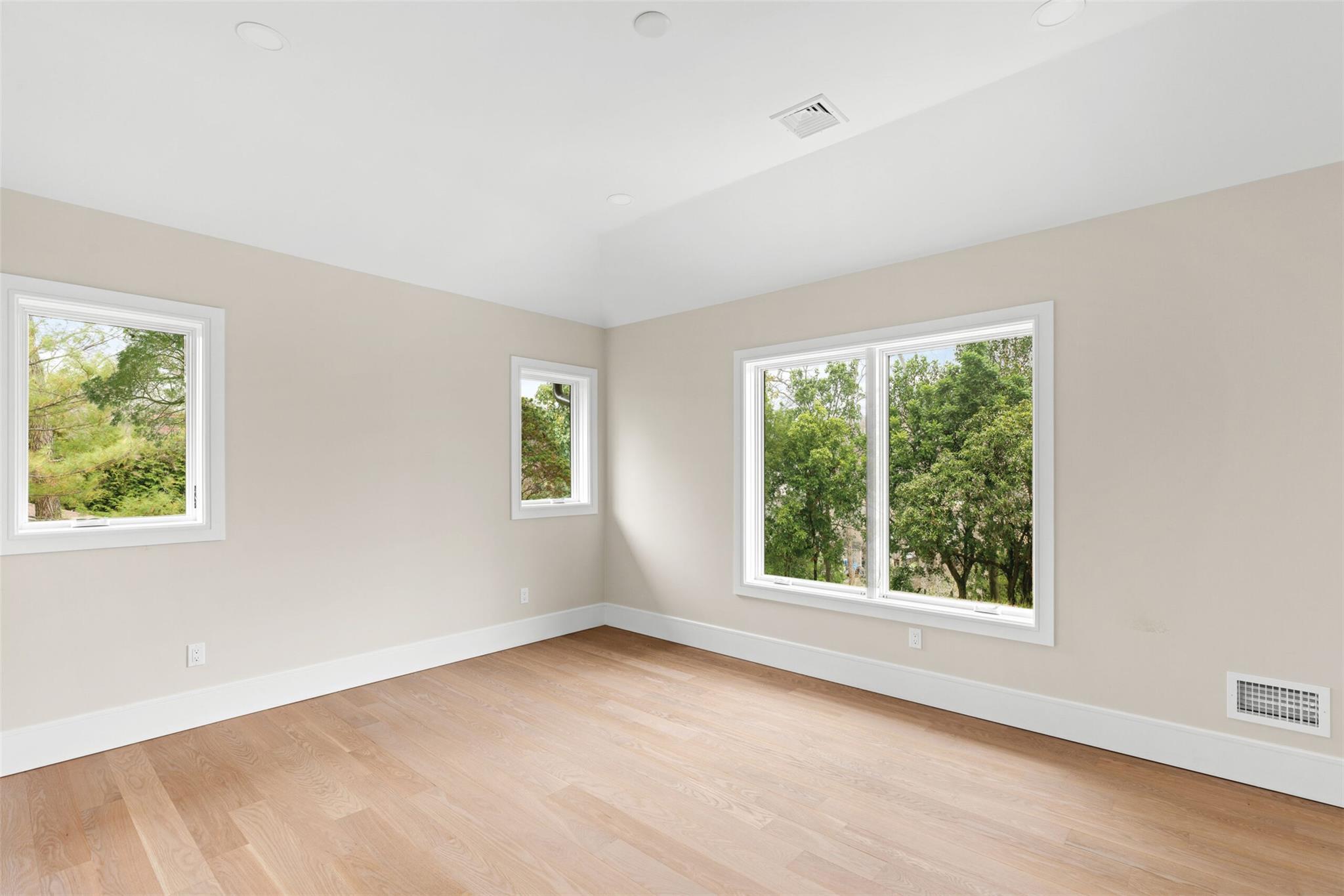 26 Pine Tree Road Southampton, NY 11968 - Photo 17 of 25