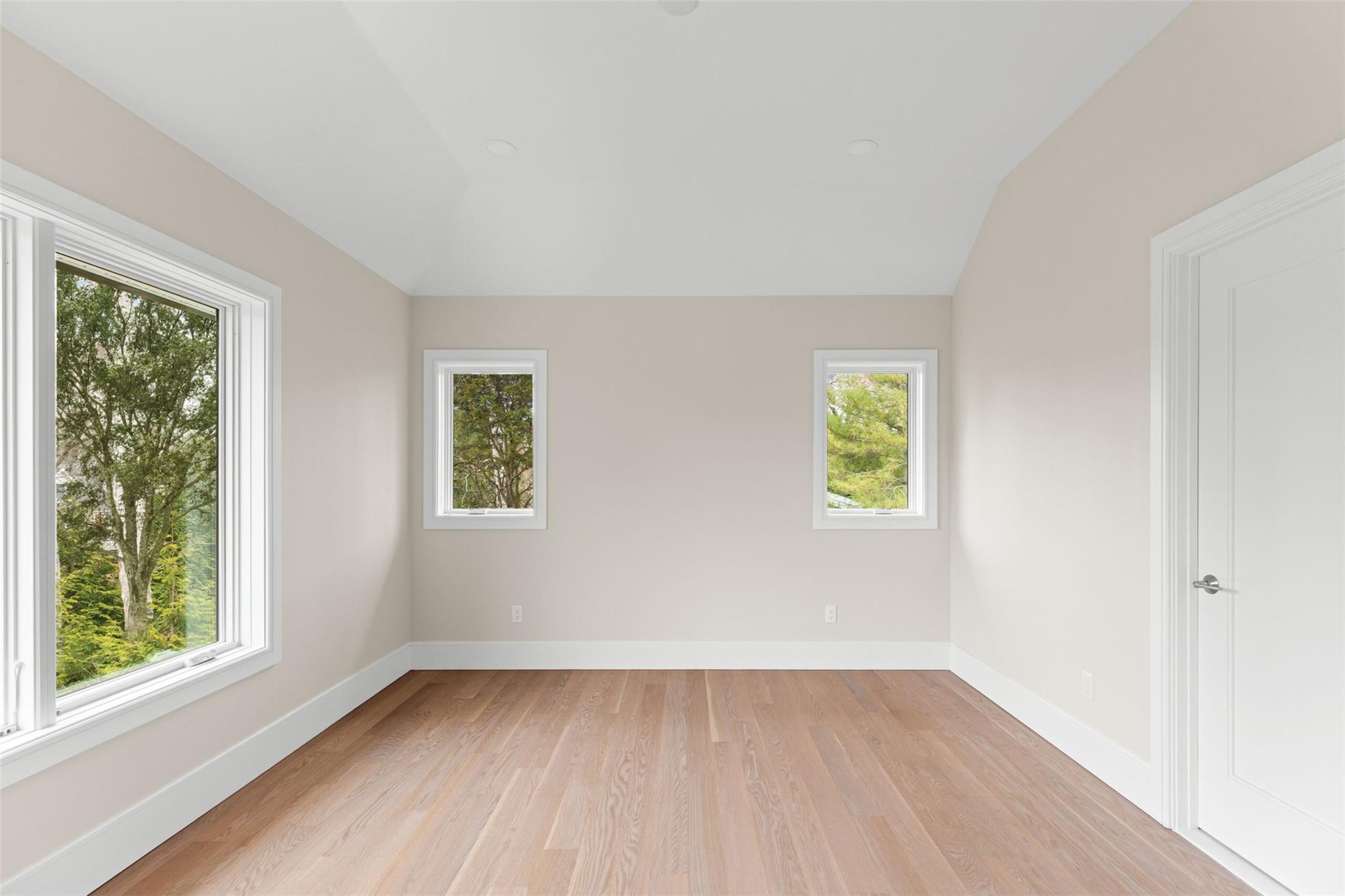 26 Pine Tree Road Southampton, NY 11968 - Photo 18 of 25