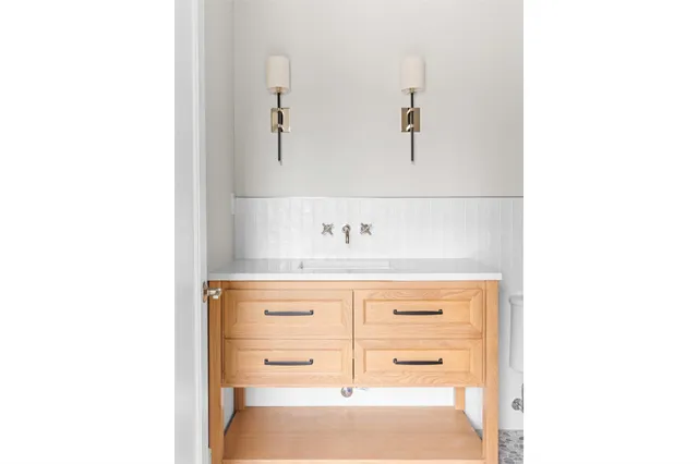 $4,399,990 | 26 Pine Tree Road, Southampton, NY 11968