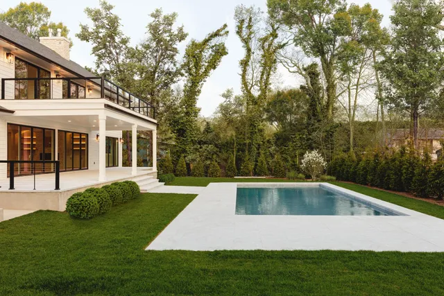 $4,399,990 | 26 Pine Tree Road, Southampton, NY 11968