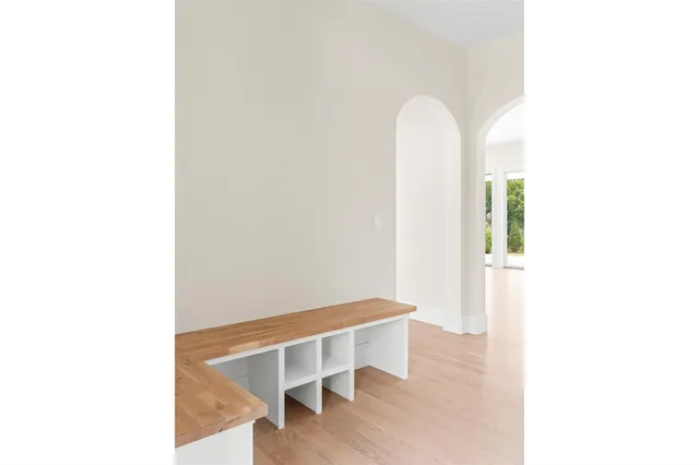 $4,399,990 | 26 Pine Tree Road, Southampton, NY 11968