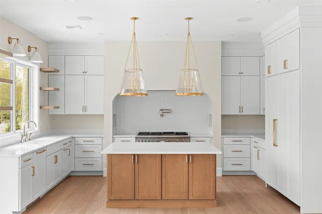 $4,399,990 | 26 Pine Tree Road, Southampton, NY 11968