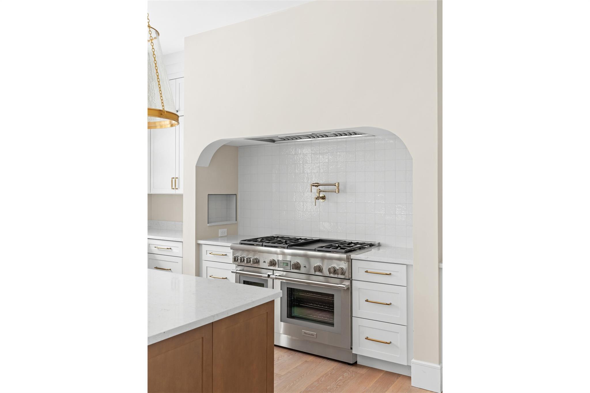 26 Pine Tree Road Southampton, NY 11968 - Photo 10 of 25