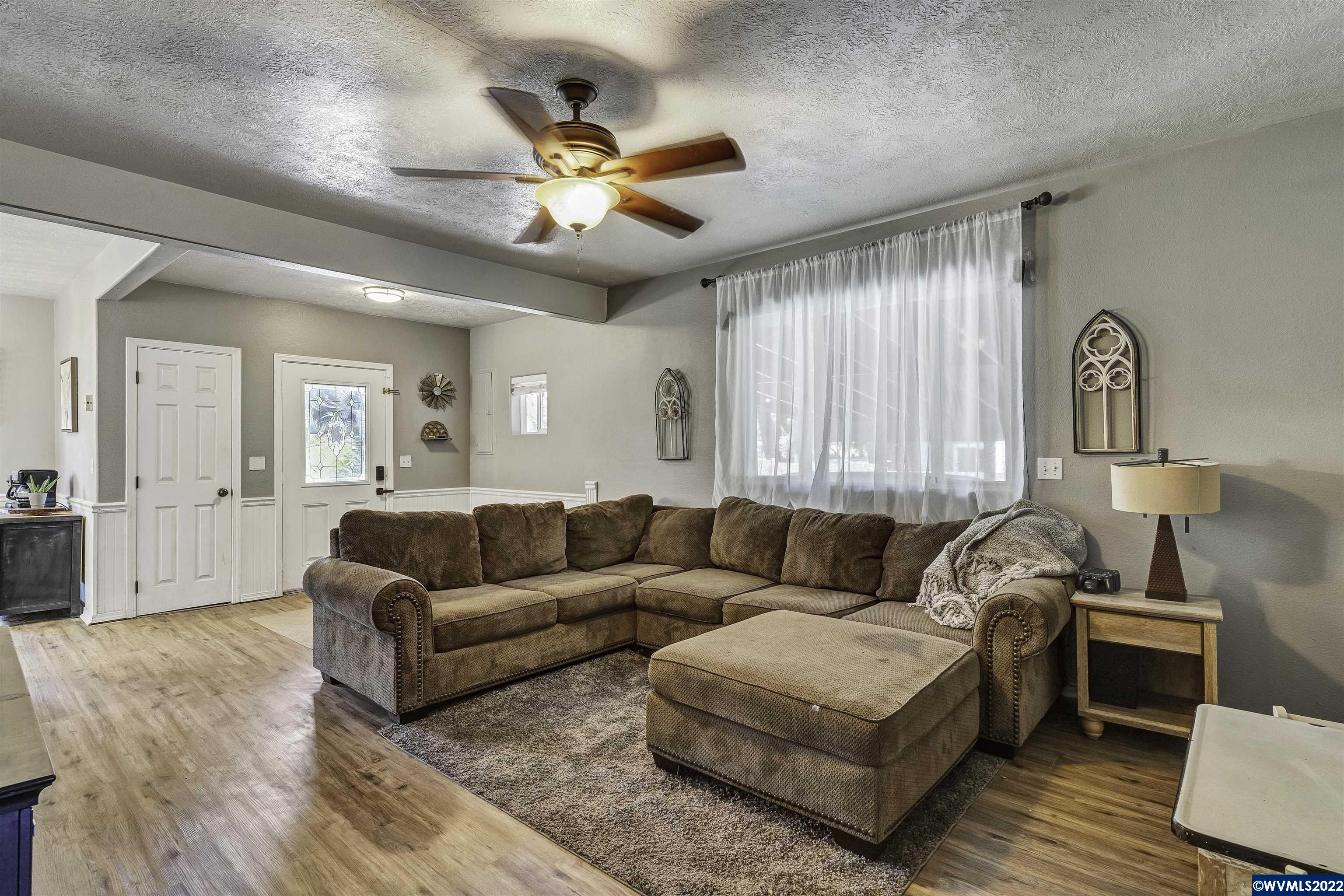 1350 Southwest Ellis Street Dallas, OR 97338 - Photo 12 of 39 Gallery Image 12