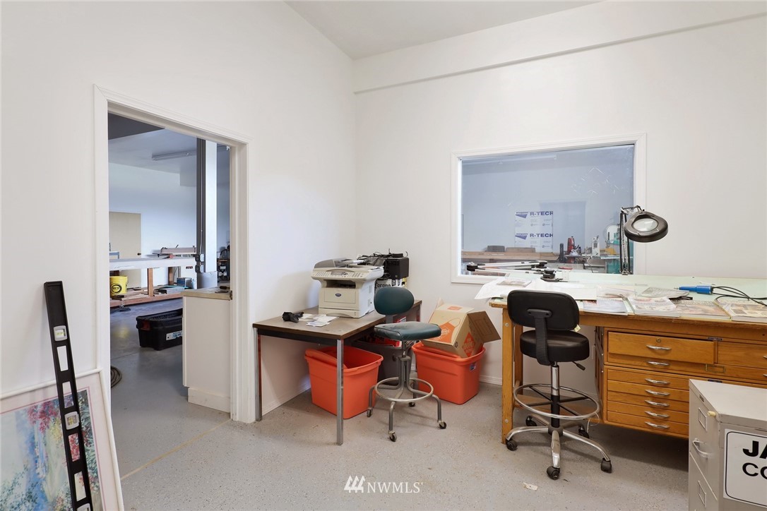1468 East Smith Road Bellingham, WA 98226 - Photo 38 of 40 a view of a workspace with furniture