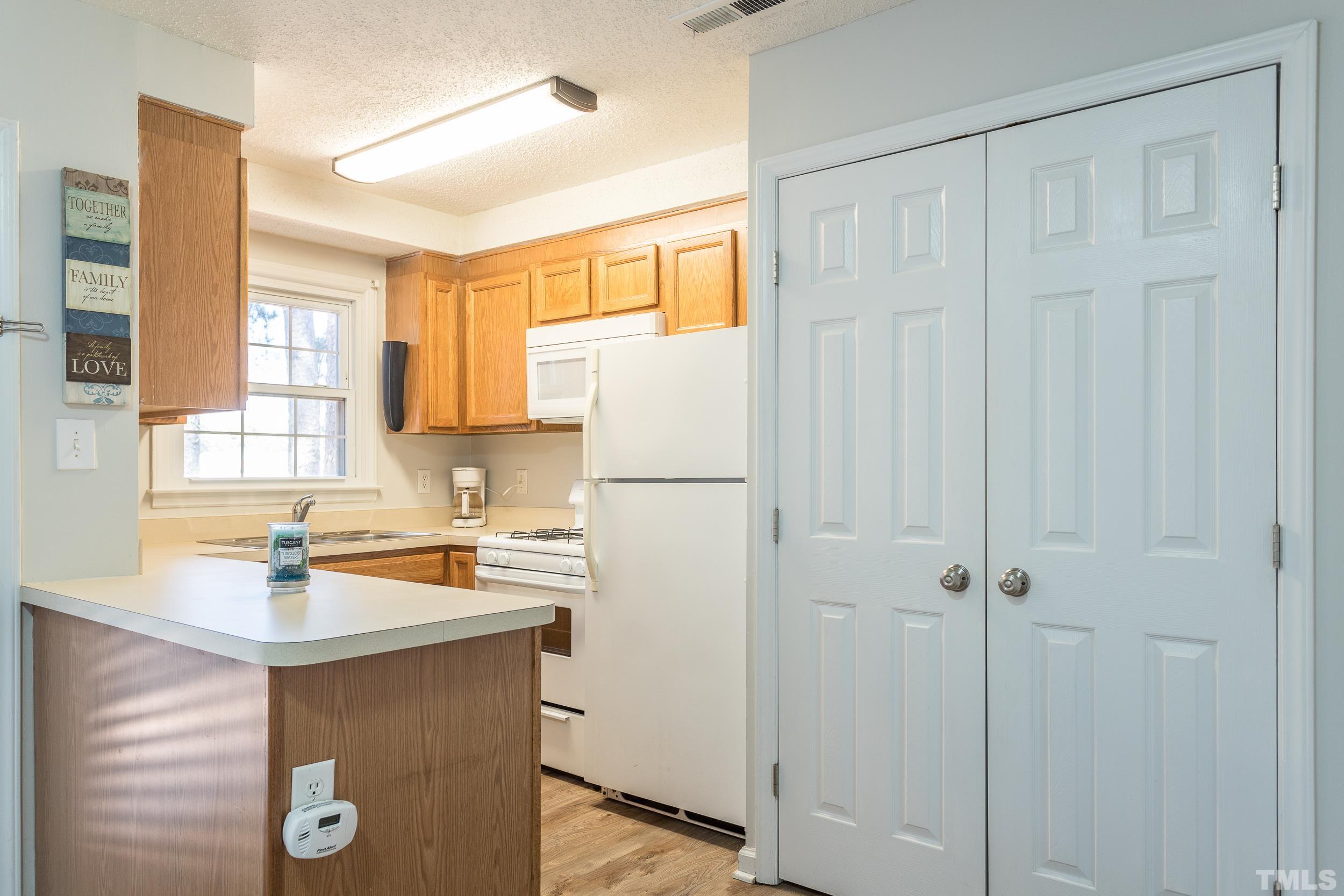 141 Jones Franklin Road, Unit B Raleigh, NC 27606 - Photo 8 of 23