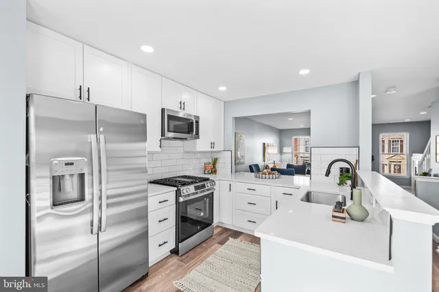 $670,000 | 6208 Les Dorson Lane, Alexandria, VA 22315