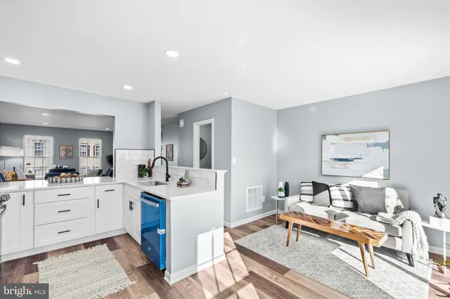 $670,000 | 6208 Les Dorson Lane, Alexandria, VA 22315