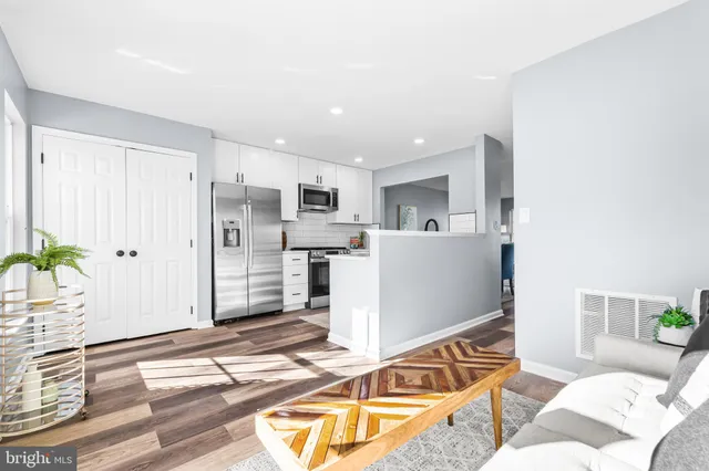 $670,000 | 6208 Les Dorson Lane, Alexandria, VA 22315