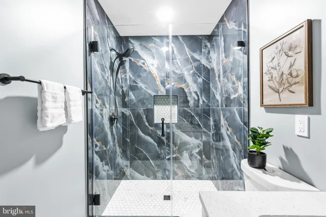 $670,000 | 6208 Les Dorson Lane, Alexandria, VA 22315