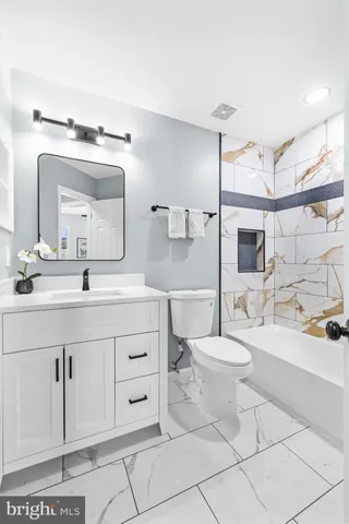 $670,000 | 6208 Les Dorson Lane, Alexandria, VA 22315