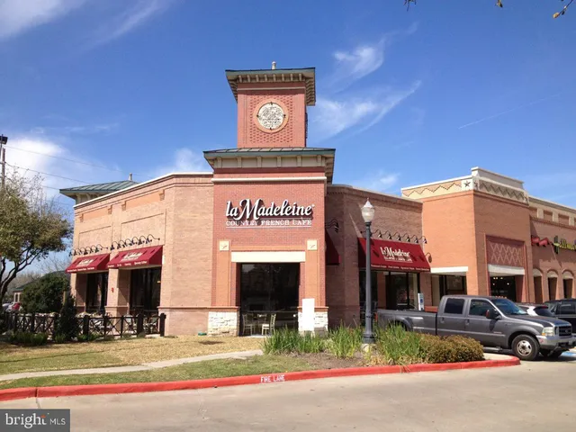 $670,000 | 6208 Les Dorson Lane, Alexandria, VA 22315