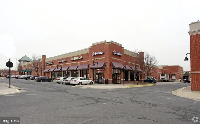 $670,000 | 6208 Les Dorson Lane, Alexandria, VA 22315