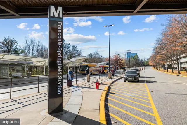 $670,000 | 6208 Les Dorson Lane, Alexandria, VA 22315