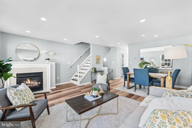 $670,000 | 6208 Les Dorson Lane, Alexandria, VA 22315