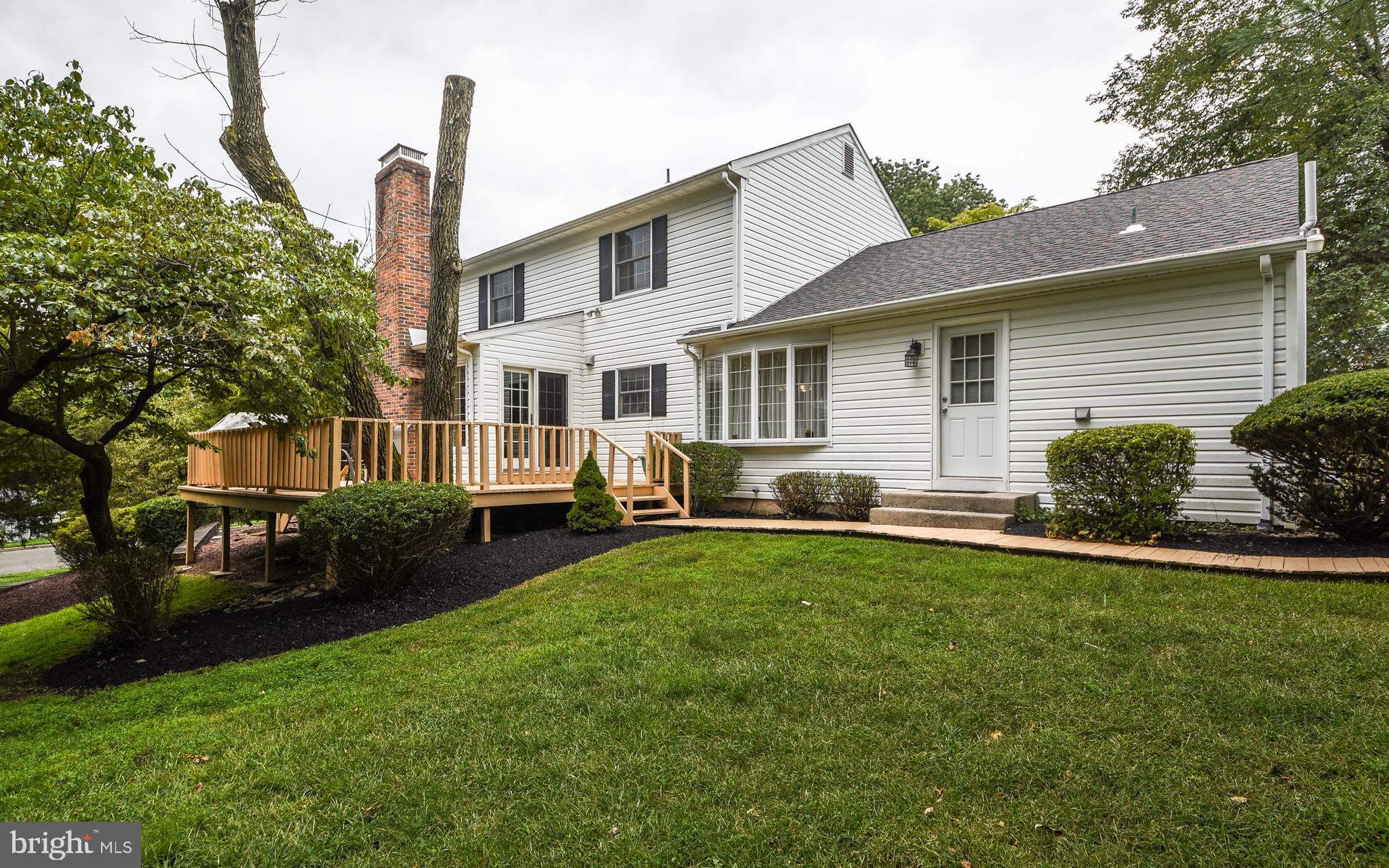 67 Lochatong Road Ewing, NJ 08628 - Photo 3 of 35