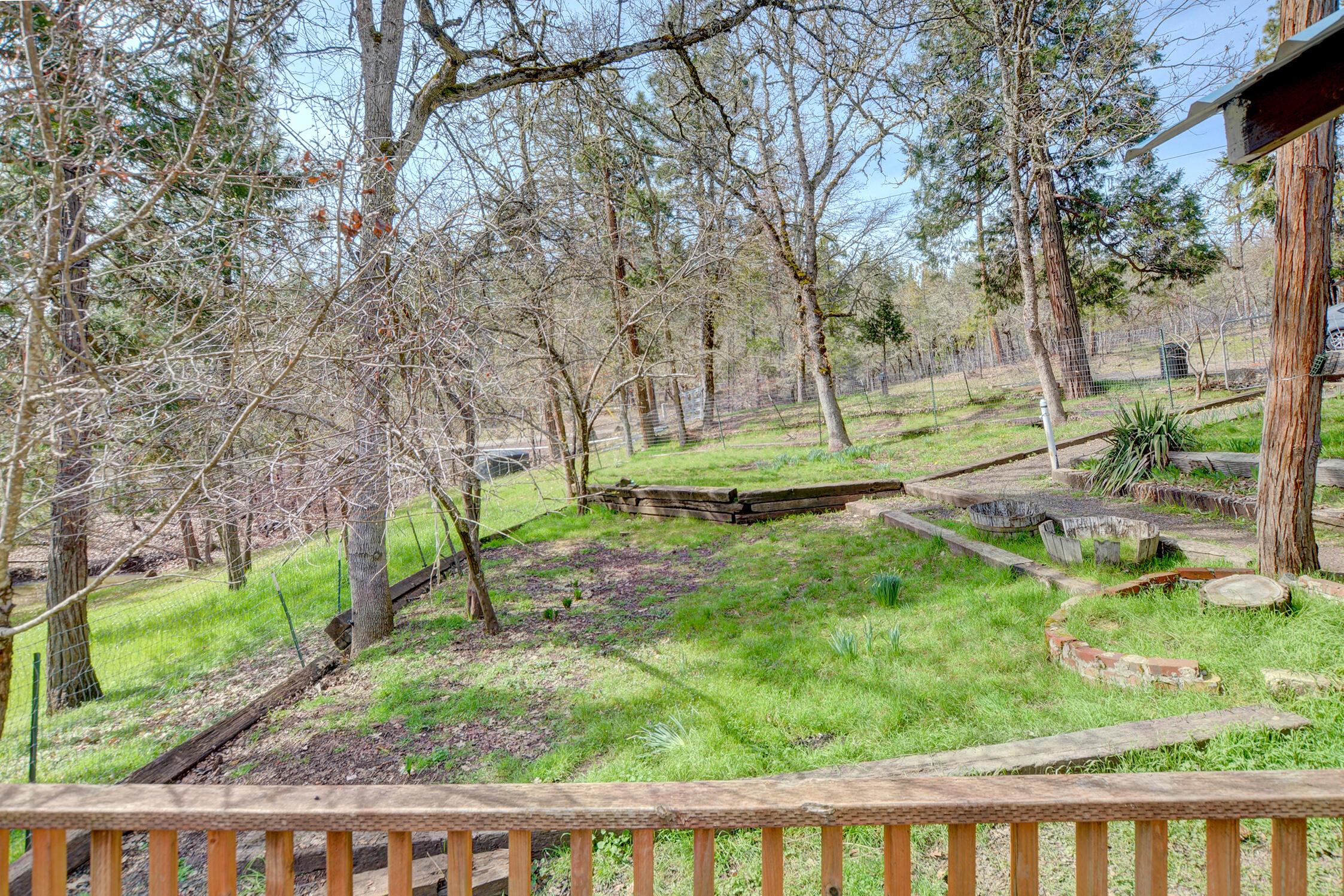 5492 Highway 227 Trail, OR 97541 - Photo 29 of 57