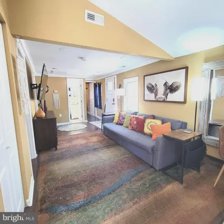 $2,150 | 4715 Frederick Avenue, Shady Side, MD 20764