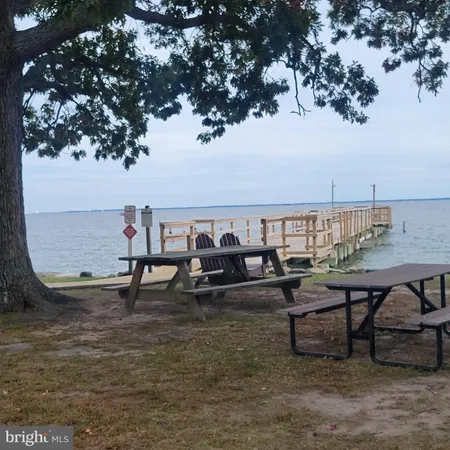 $2,150 | 4715 Frederick Avenue, Shady Side, MD 20764